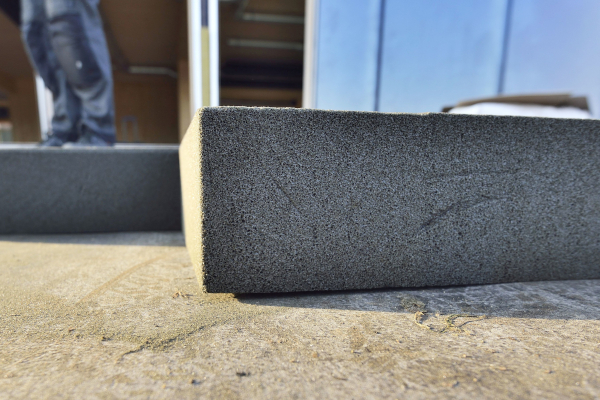 FOAMGLAS ontwikkelt 100% circulaire dakisolatie
